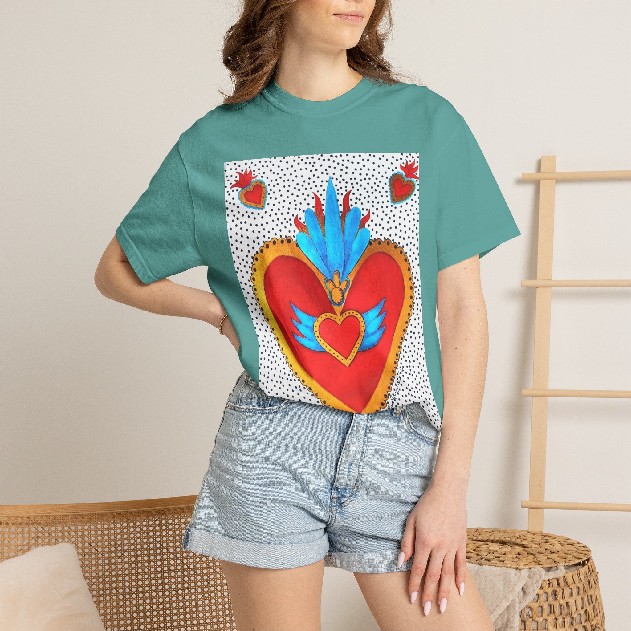 T-shirt Cœur Sacré ailé — Motif d'art populaire mexicain coloré